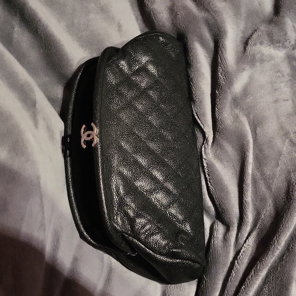 Chanel classic timeless clutch in black caviar leather - Picture 1 of 7